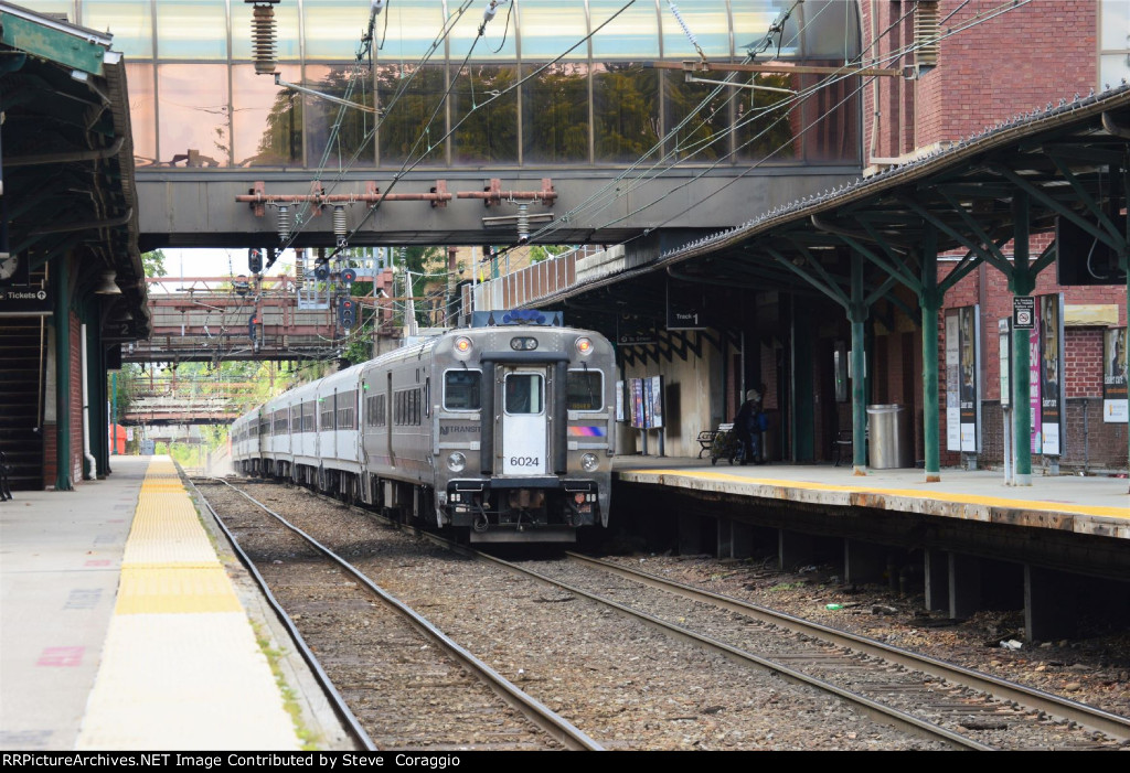 NJT 6024 Going Away Shot